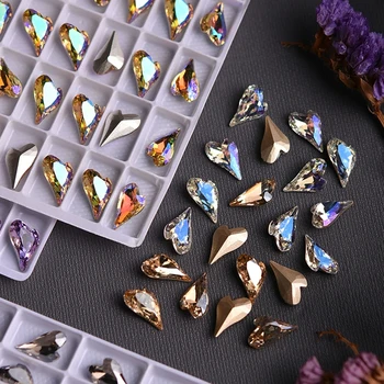 50pcs Mult Strâmbă Inima Nail Art Stras Ascuțite Jos Strălucitoare de Cristal de Înaltă Calitate K9 Sticlă 3D Unghii DIY Decorare